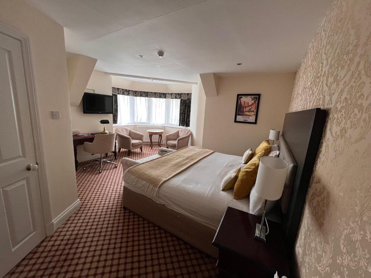 Haley's Hotel 3*