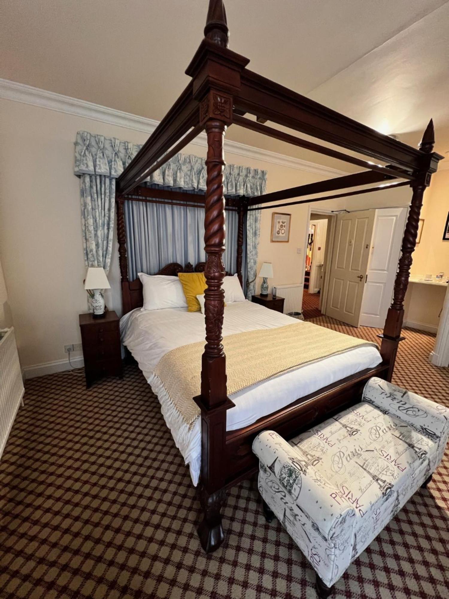Haley's 3* Leeds (West Yorkshire)